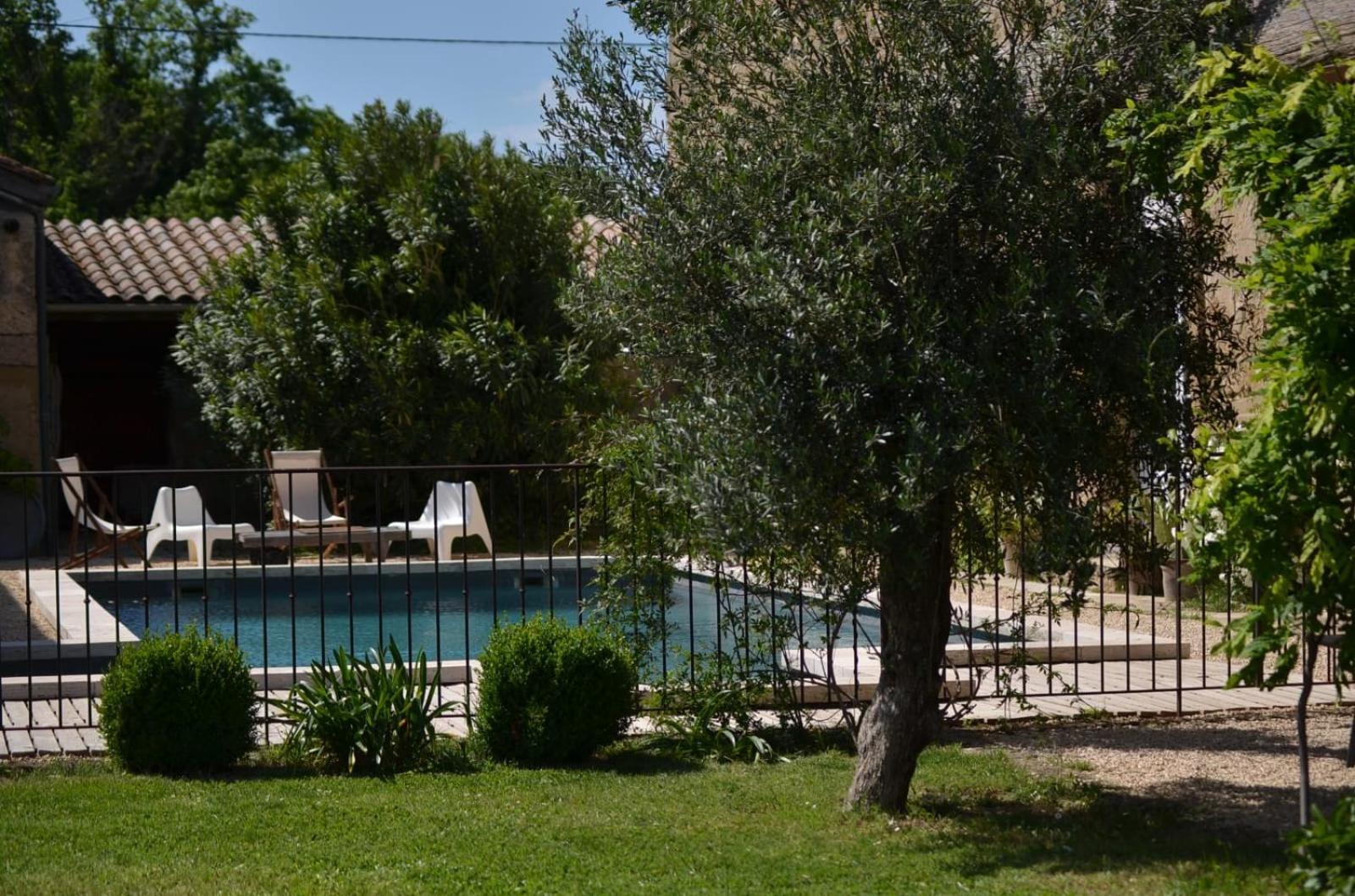 Ferme St Pierre 2 Suites Avec Repas, Piscine, Clim, Cheminee Ou Baignoire Spa Chabeuil Exterior foto